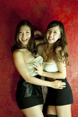 国产色精品久久人妻无码看片软件